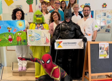 I Supereroi della Gentilezza nei Reparti Pediatrici del Santa Chiara