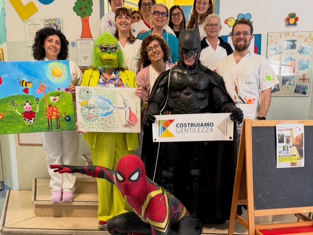 I Supereroi della Gentilezza nei Reparti Pediatrici del Santa Chiara