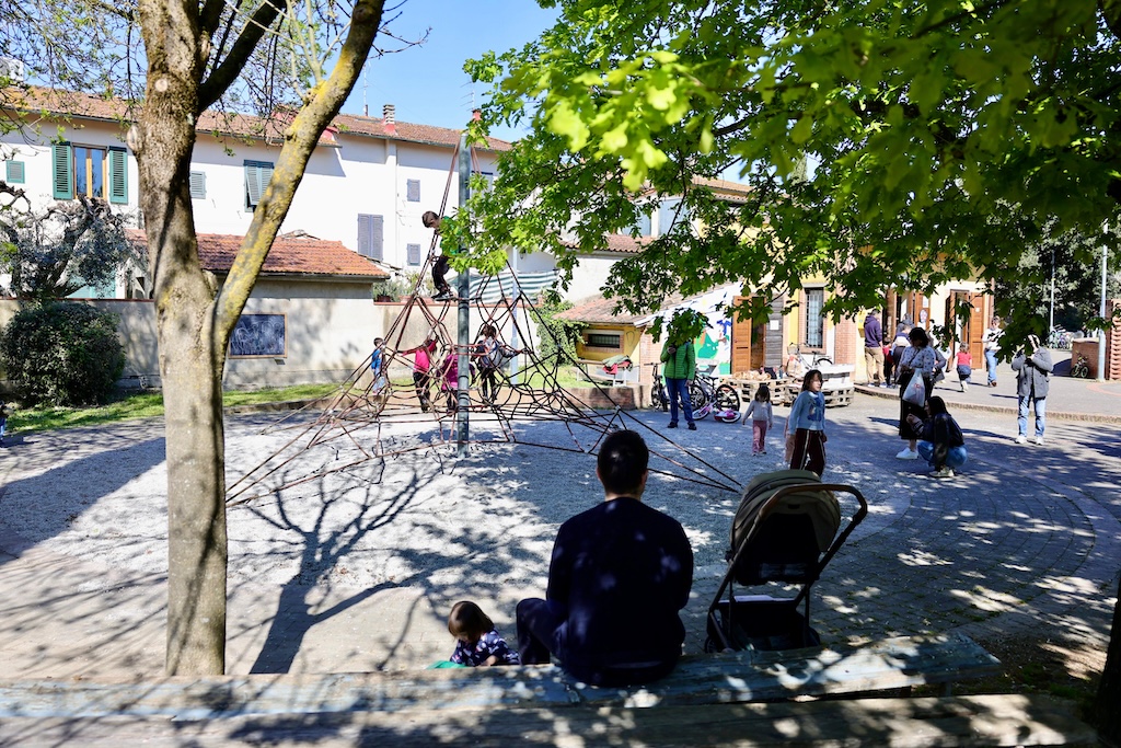 Il 'regalo di Pasqua' per Pozzale: la nuova area giochi