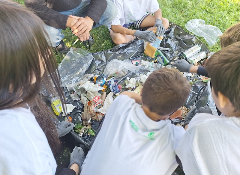 "Libera dai rifiuti" a Campi Bisenzio: studenti in azione per l'ambiente