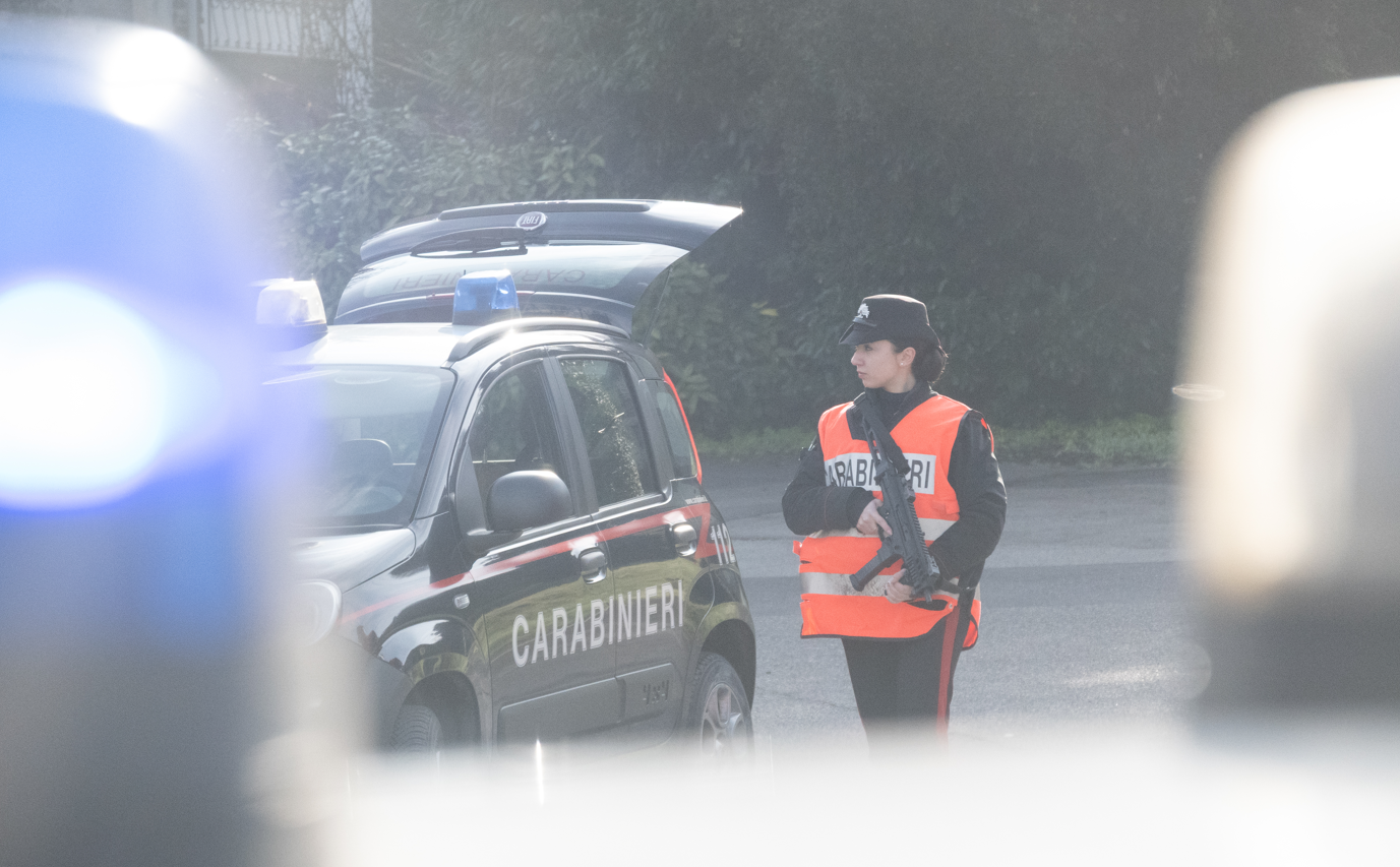 Occupano illegalmente un edificio e rubano energia: denunciati due giovani