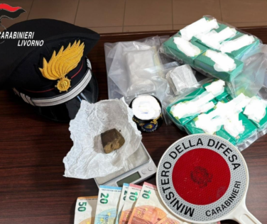 Oltre un chilo di hashish confiscato: arrestato un ventenne a Livorno