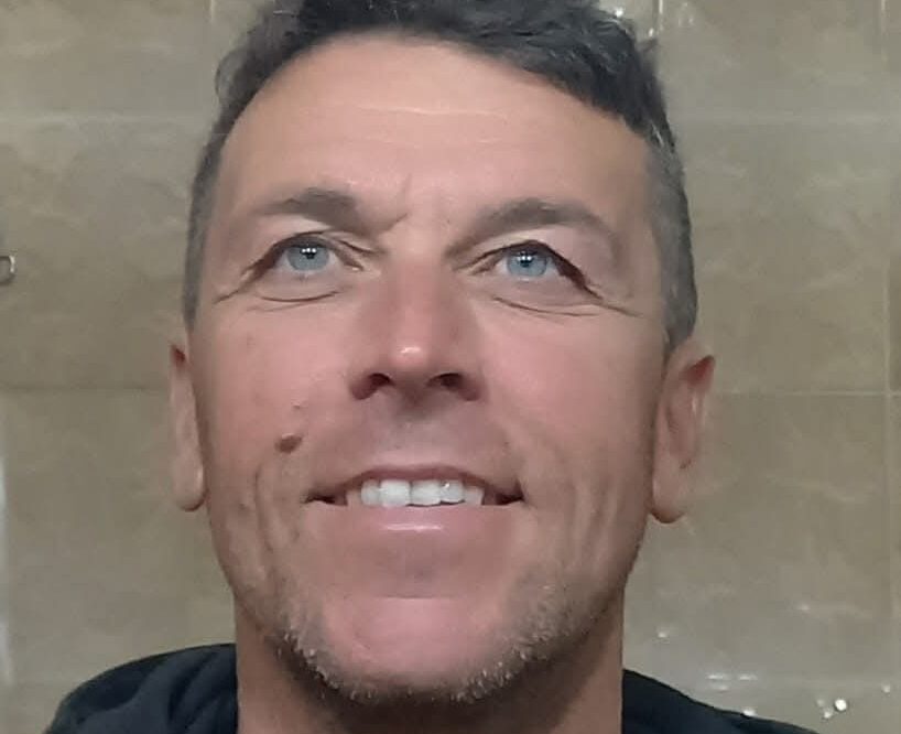 Omicidio di massa: cinque giovani identificati, tre sono minorenni.