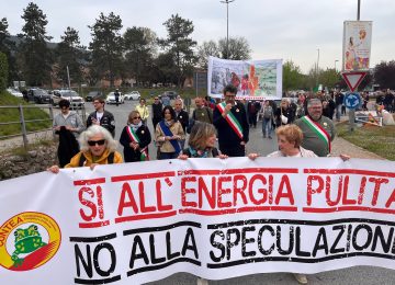 Pannelli agrivoltaici nella Piana di Rosia: oltre 700 persone si oppongono