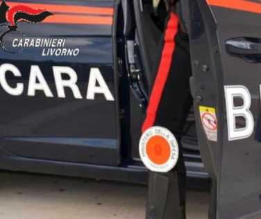 Piombino, ruba un portafogli e utilizza le carte: denunciato 50enne