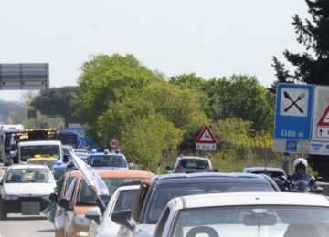 Protesta a Capalbio: corteo di auto per chiedere maggiore sicurezza sull'Aurelia