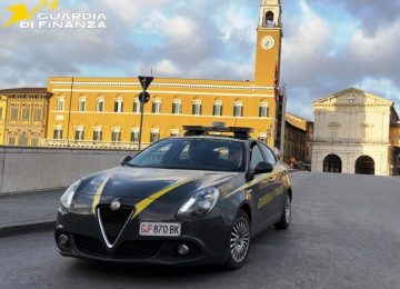 Scoperto agente immobiliare senza licenza nel Pisano: multa fino a 15mila euro in vista.