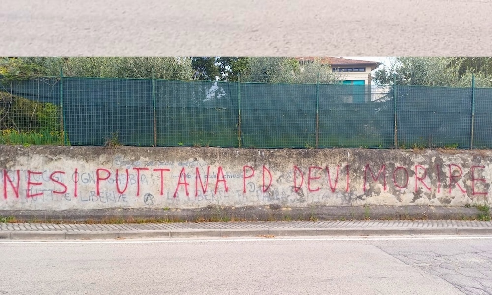 Scritte contro la candidata Pd a Pistoia Stefania Nesi: "È violenza. Non ci fermeremo"