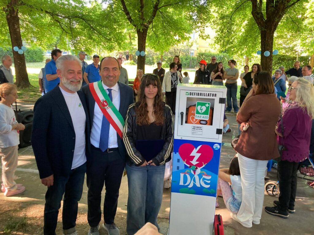 Sicurezza e arte al Giardino 'Papa Francesco': Presentata la nuova postazione DAE donata dal Rione Popolesco