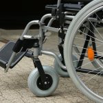 Sure! Here are a few options for rewriting the title:

1. "La madre di un ragazzo disabile di 14 anni in Valdelsa: 'Le barriere negano diritti e ostacolano le gite.'"
2. "In Valdelsa, la madre di un 14enne con disabilità: 'Ostacoli nell'andare in gita negano i diritti.'"
3. "Valdelsa: La madre di un ragazzo disabile di 14 anni denuncia: 'Le barriere impediscono le gite e violano i diritti.'" 

Feel free to choose any of these or let me know if you'd like more options!