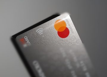 USA carte rubate: sorpreso a un distributore a Firenze