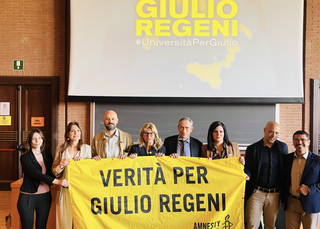 Un'onda gialla anche a Pisa per la giornata dedicata a Giulio Regeni