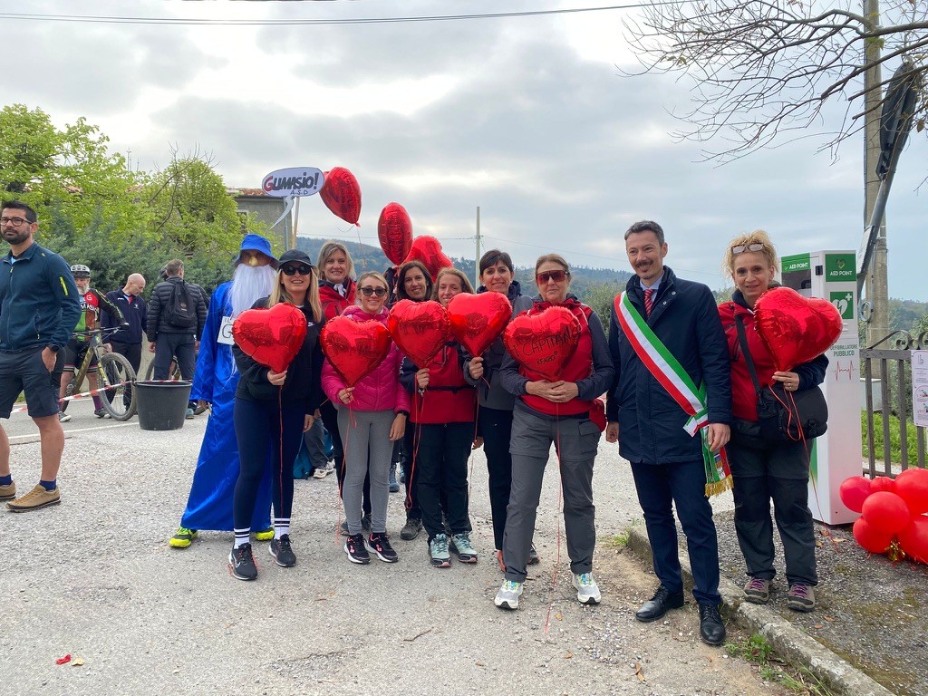 Vinci Trekking 2026: oltre 300 partecipanti e un nuovo defibrillatore (DAE) a Sant'Amato