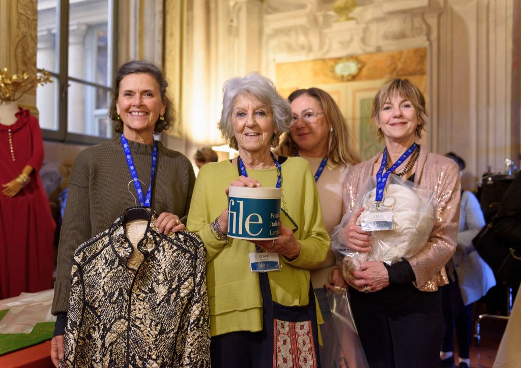 A Firenze ritorna il Vintage Market: 2.000 capi vintage per sostenere le cure palliative