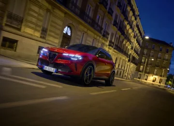 Alfa Romeo Junior si aggiorna: il ritorno di Pedro Alonso nello spot televisivo