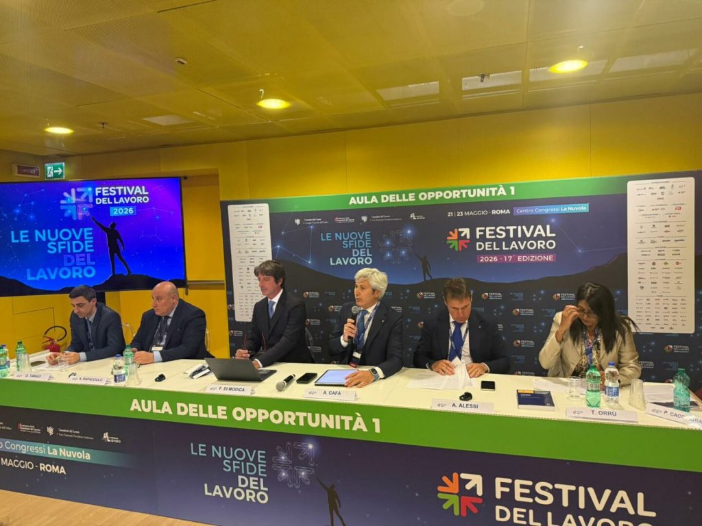 FonARCom segnala la crescente precarietà e l'emergere di lavori poco retribuiti.