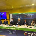 FonARCom segnala la crescente precarietà e l'emergere di lavori poco retribuiti.