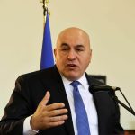 Crosetto: "L'ingresso dell'Ucraina in Europa è complesso. È fondamentale difendere la pace."