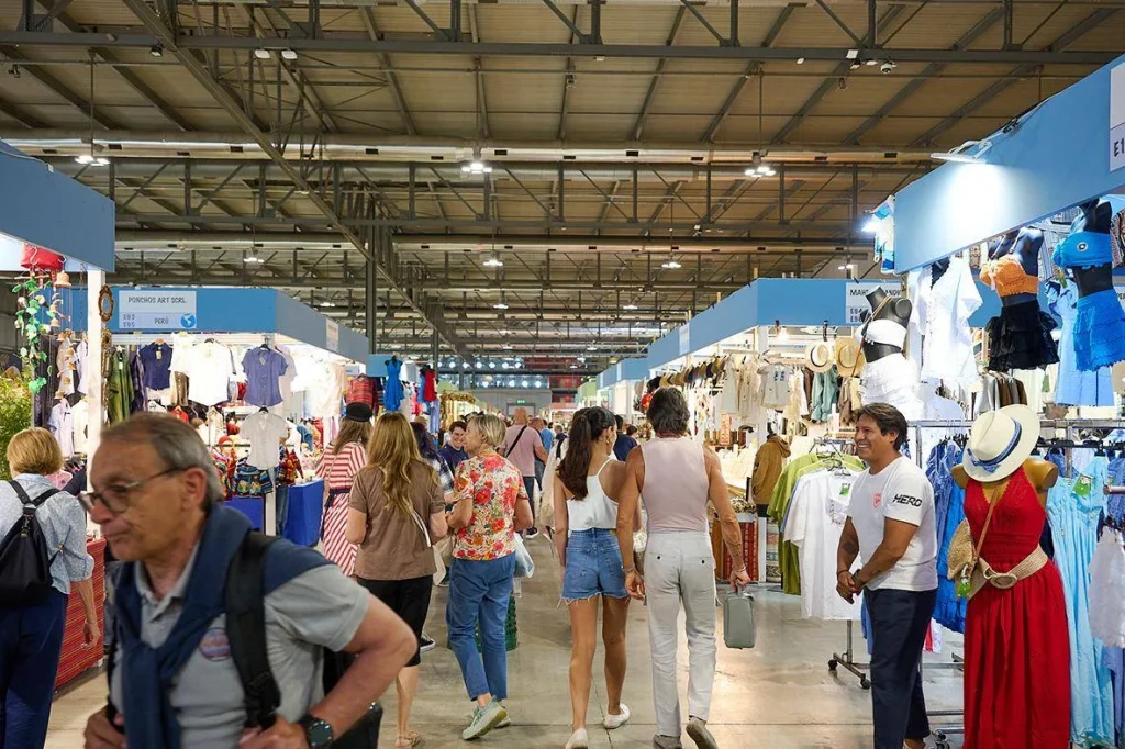 Artigiani iraniani all'Anteprima d'estate: un messaggio di dialogo e lavoro tra i popoli da Milano.