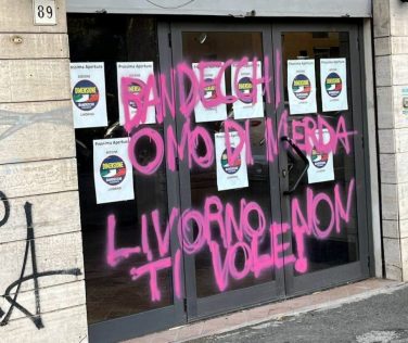 Atti vandalici contro la nuova sede del movimento di Bandecchi a Livorno