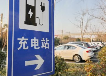 Cina: Aumento del numero di stazioni di ricarica per veicoli elettrici, secondo Italpress