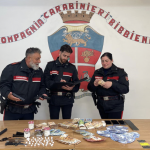 Coppia di imprenditori e un dipendente arrestati per spaccio di droga in Casentino