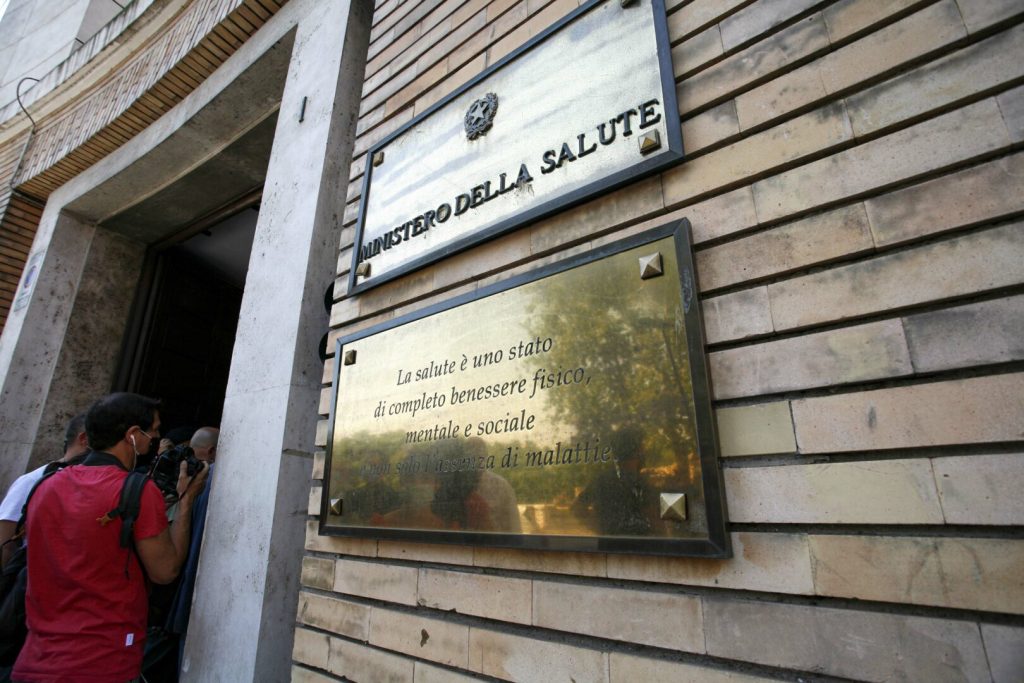 Ebola: Italia partecipa alle riunioni con l'OMS e il Comitato per la Sicurezza Sanitaria dell'UE