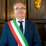 Fermano l'auto sulla folla a Modena, Cortona li invita a un riconoscimento ufficiale