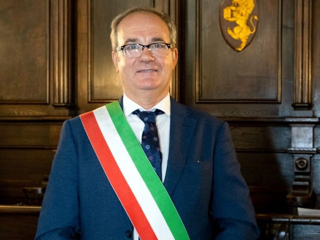 Fermano l'auto sulla folla a Modena, Cortona li invita a un riconoscimento ufficiale