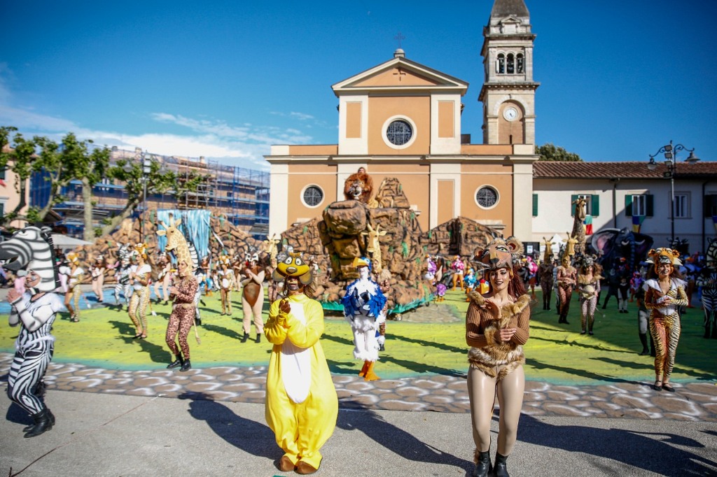 Festa dei Rioni a Casciana Terme: Gran Finale con Giochi Senza Quartiere e Sfilate