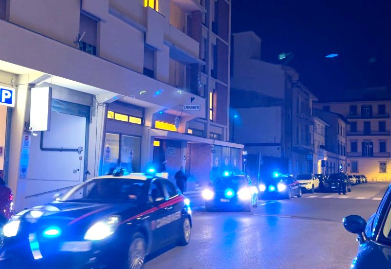 Giovane accoltellato nella notte nel centro di Empoli
