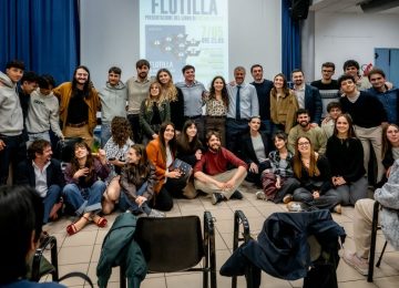 Grande partecipazione alla presentazione del libro di Arturo Scotto al Circolo di Avane