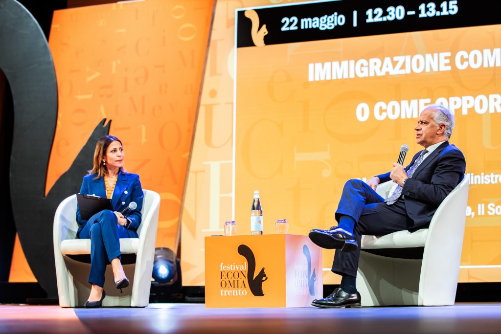 Il ministro Piantedosi al Festival dell'Economia di Trento