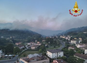 Incendi sul Monte Faeta, la denuncia dei pompieri: "Organici carenti e turni estenuanti"