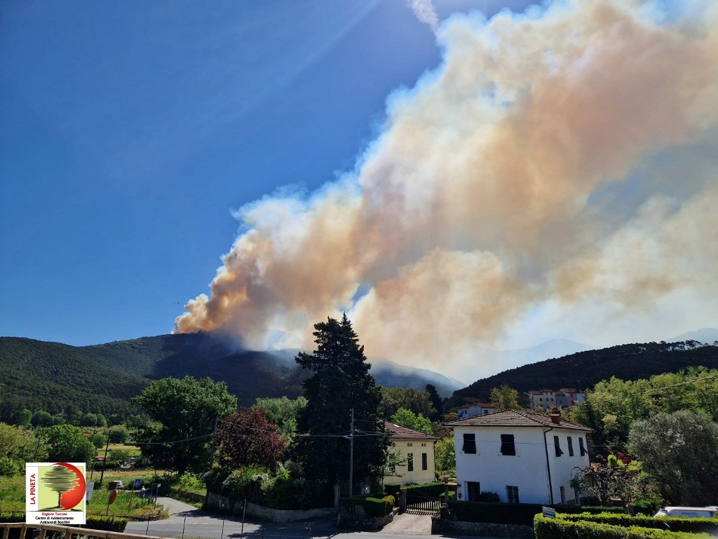 Incendio Monte Faeta: Anche le Misericordie della Toscana in Azione