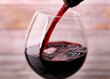 La musica migliora il vino, anche quando è malinconica.