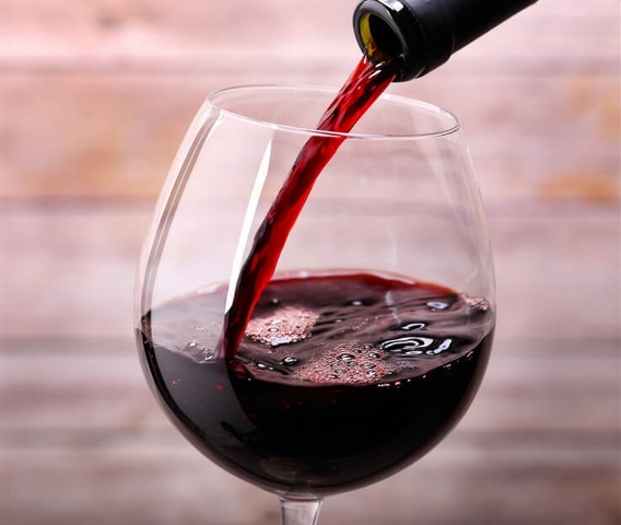 La musica migliora il vino, anche quando è malinconica.