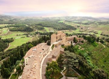 Nel Borgo di Castelfalfi: Due Mesi di Eventi tra Arte, Vino e Musica