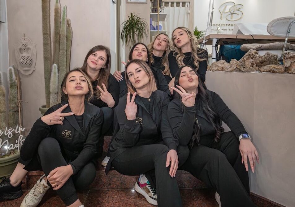 Offerta di vacanza premio per le lavoratrici del salone: "Sono state straordinarie mentre mi curavo"