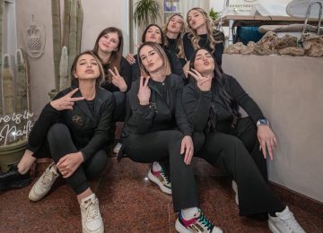 Offerta vacanza premio per le lavoratrici del salone: "Sono state straordinarie mentre mi curavo".