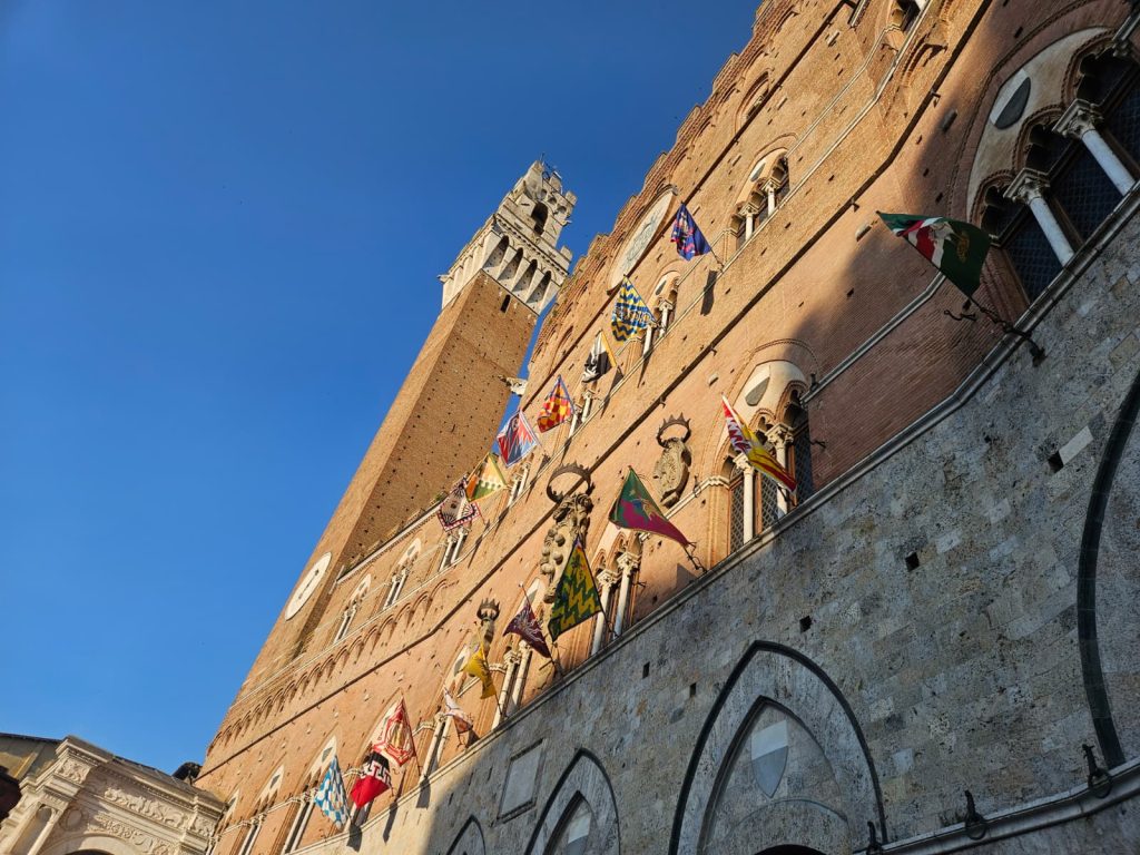 Palio del 2 luglio a Siena: estrazione dei contraggi Bruco, Drago, Valdimontone e Oca