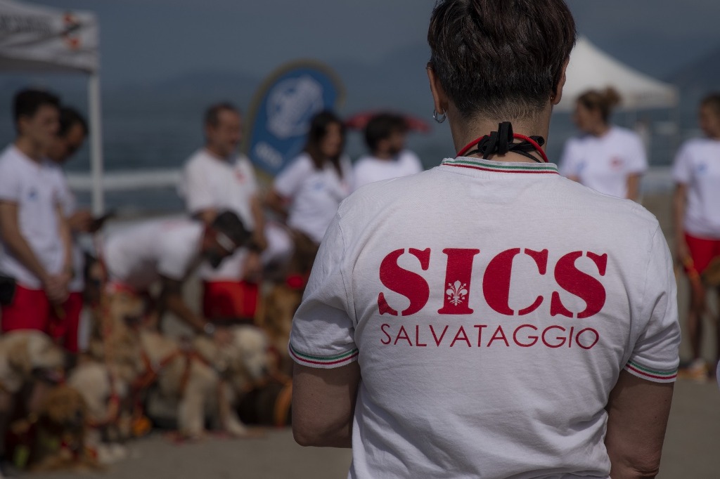 Pegaso per la solidarietà: Supporto alla Scuola Italiana Cani Salvataggio di Firenze