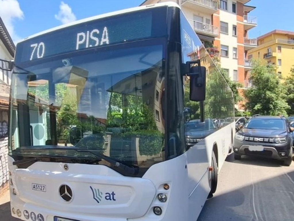 Pisa, sospensione dei bus scolastici per il ponte del 2 giugno