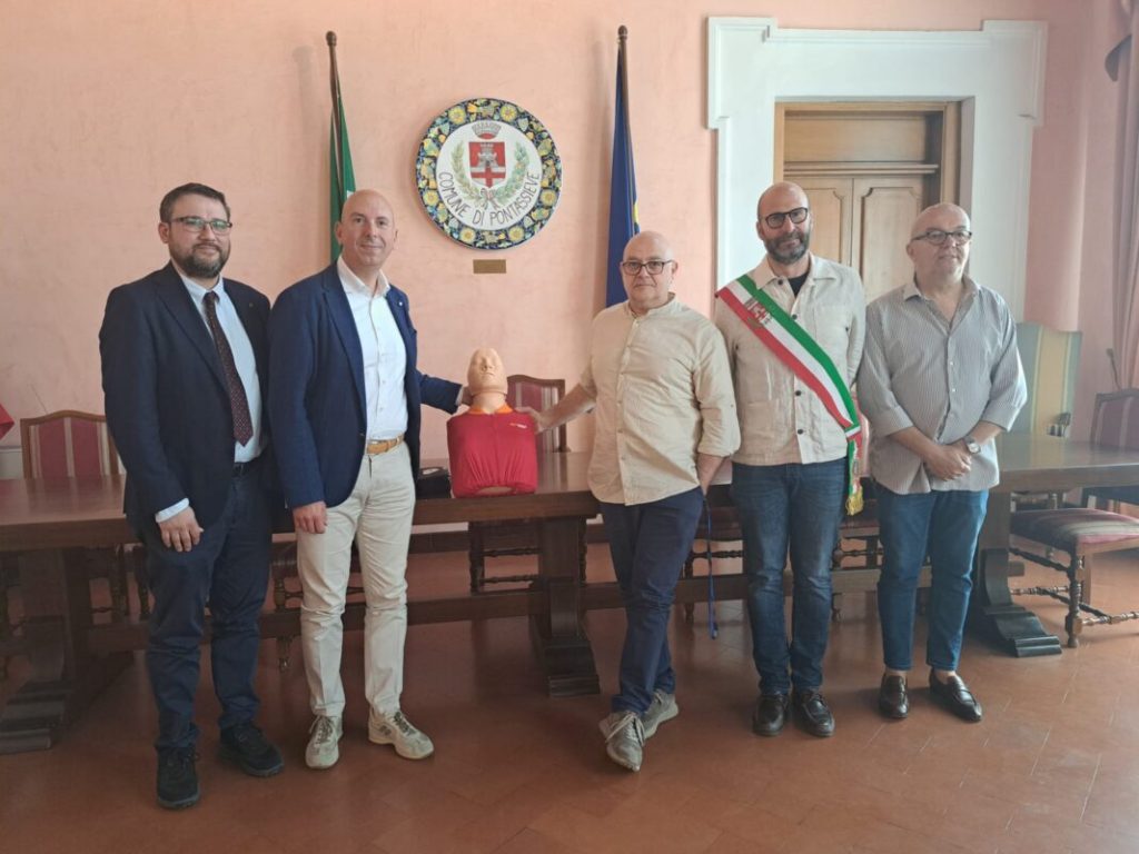 Pontassieve, un manichino femminile donato alla misericordia