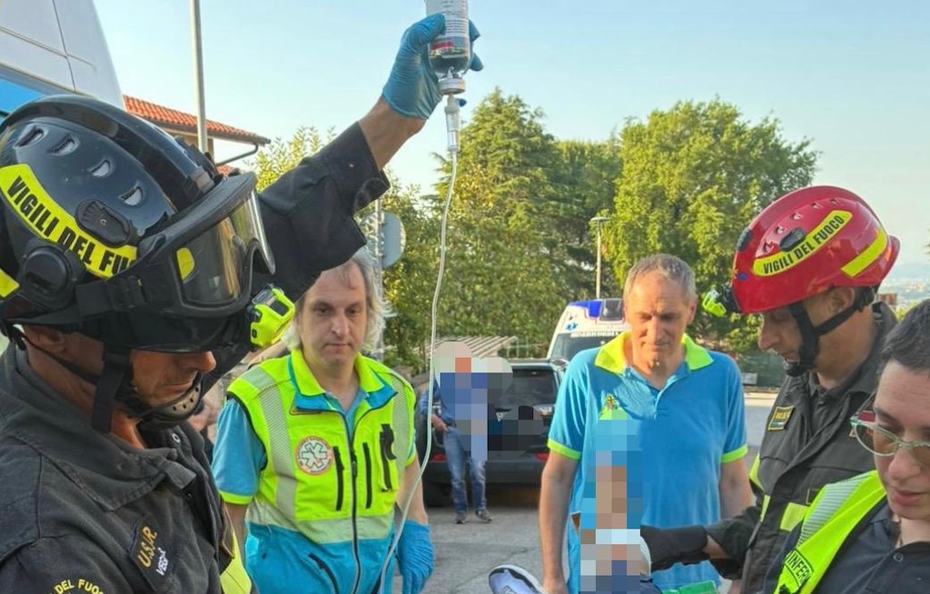 Resta appeso a una ringhiera: un giovane di Chianni al Meyerin