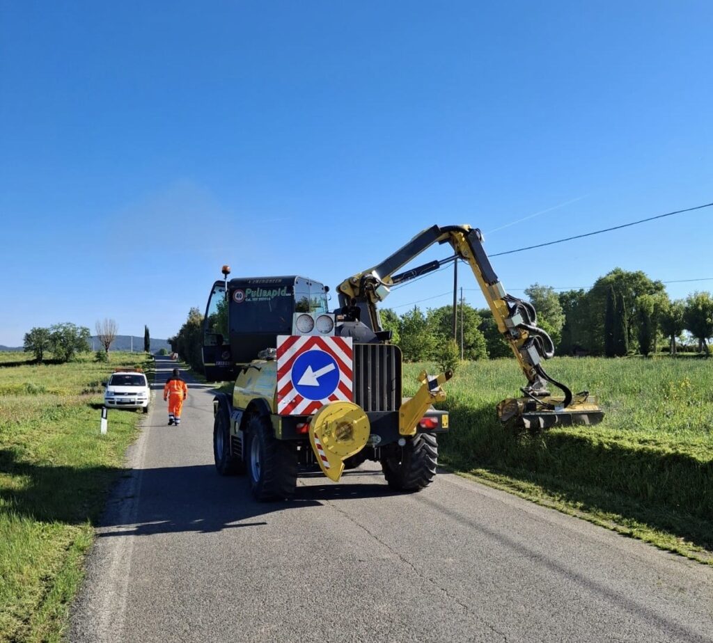 Sicurezza stradale e decoro: avvio del piano di sfalcio 2026 su oltre 4.000 chilometri di banchine