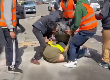 Sindacalista SUD Cobas aggredito durante lo sciopero davanti a un'azienda a Prato