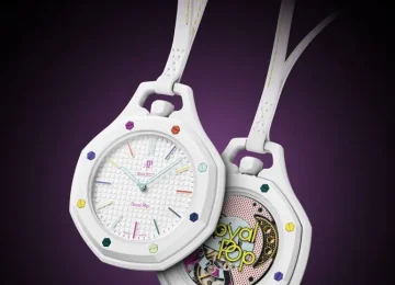 Swatch celebra l'iconico Royal Oak di Audemars Piguet con Royal Pop