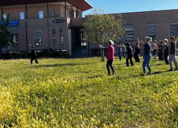 Taiji all'alba: partono le lezioni gratuite nel parco della Pubblica Assistenza di Limite