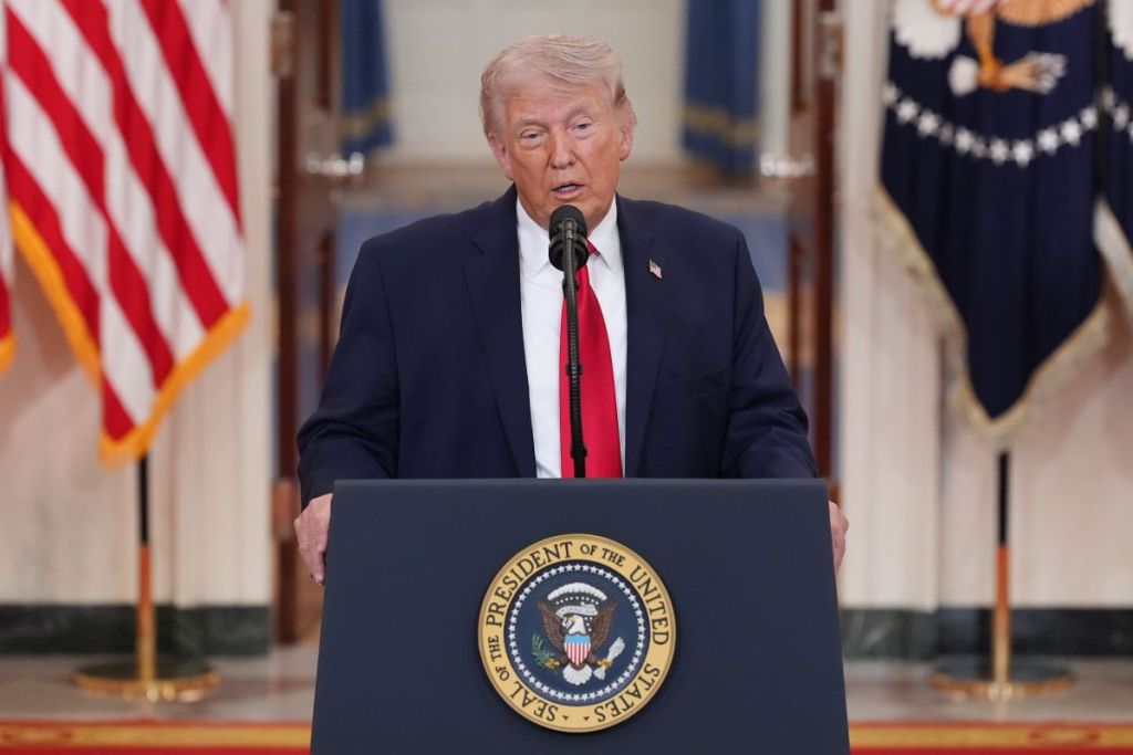 Trump Imposes 25% Tariff on European Cars; EU Calls It "Unacceptable"